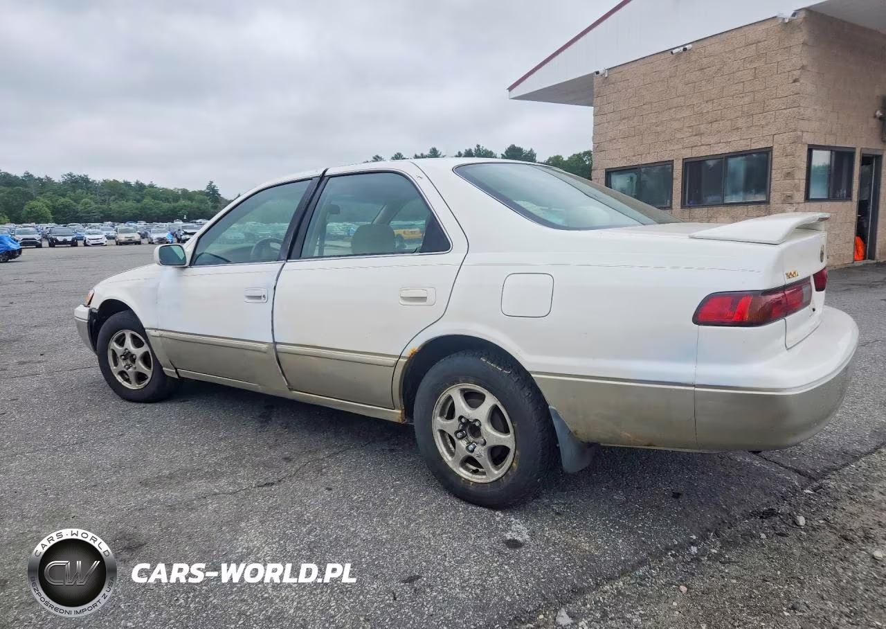 1999 Toyota Camry Le VIN:JT2BG22K3X0355522 - 2