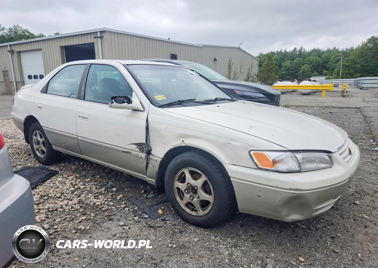 1999 Toyota Camry Le VIN:JT2BG22K3X0355522 - 4