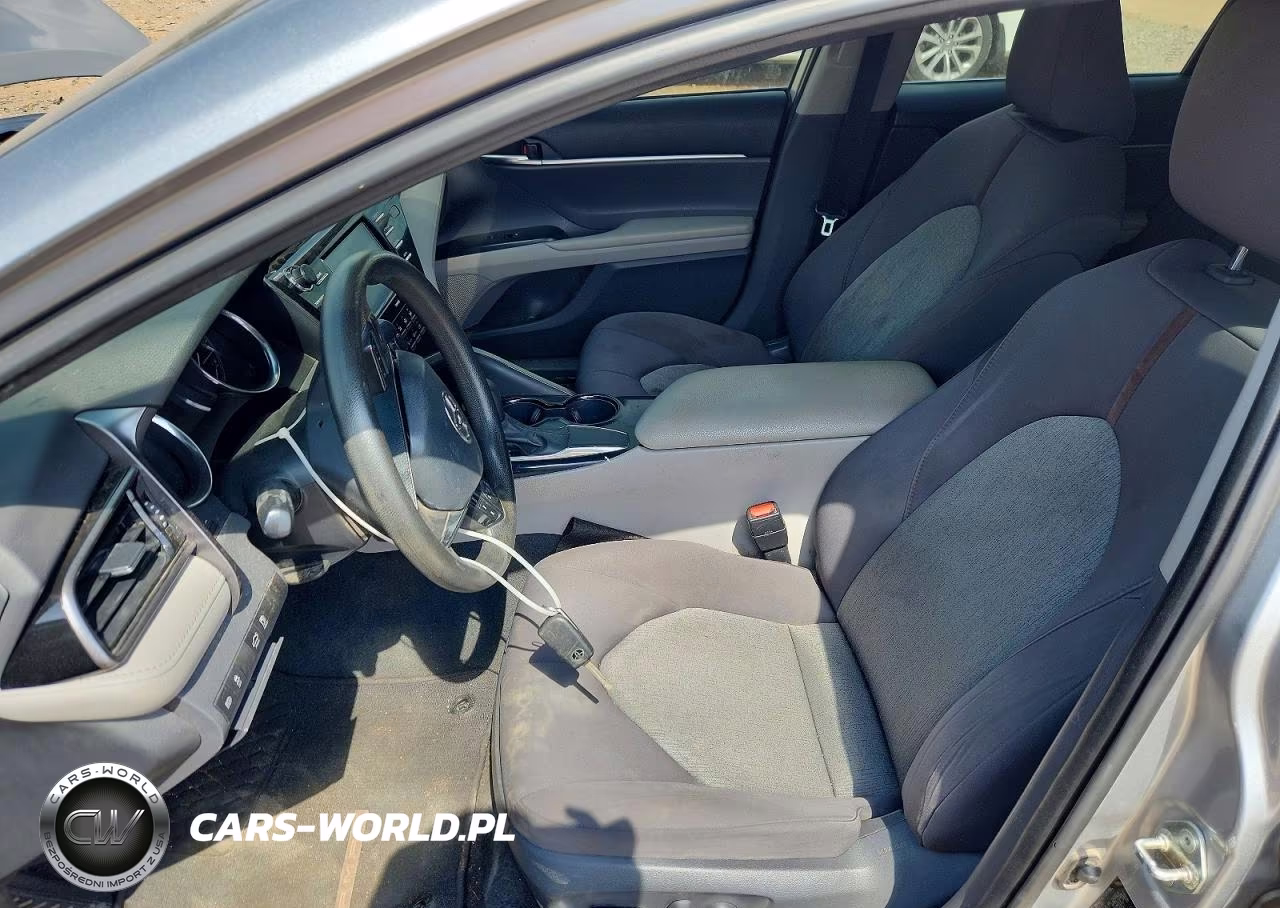 2020 Toyota Camry Le VIN:4T1C11AK8LU935906 - 7