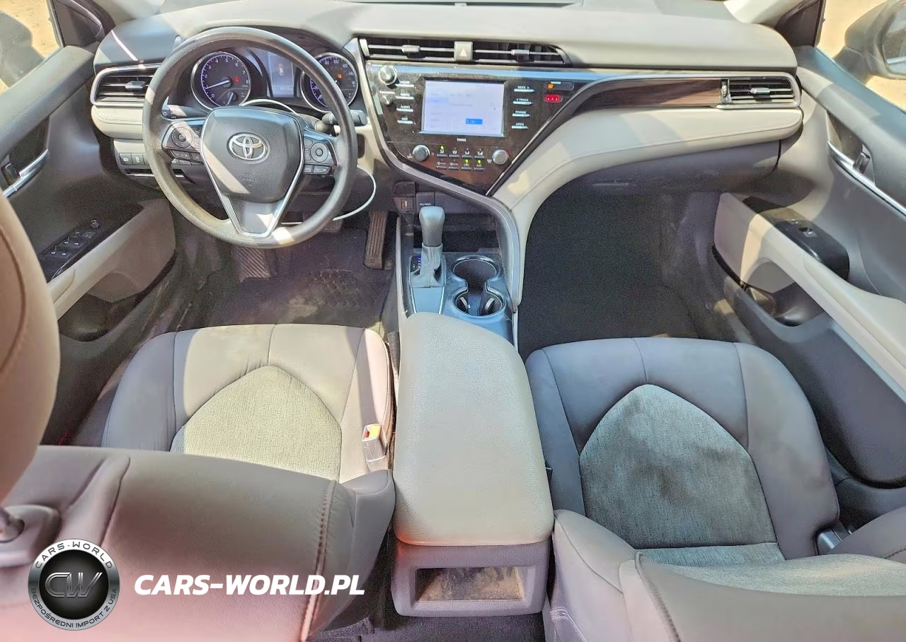 2020 Toyota Camry Le VIN:4T1C11AK8LU935906 - 8