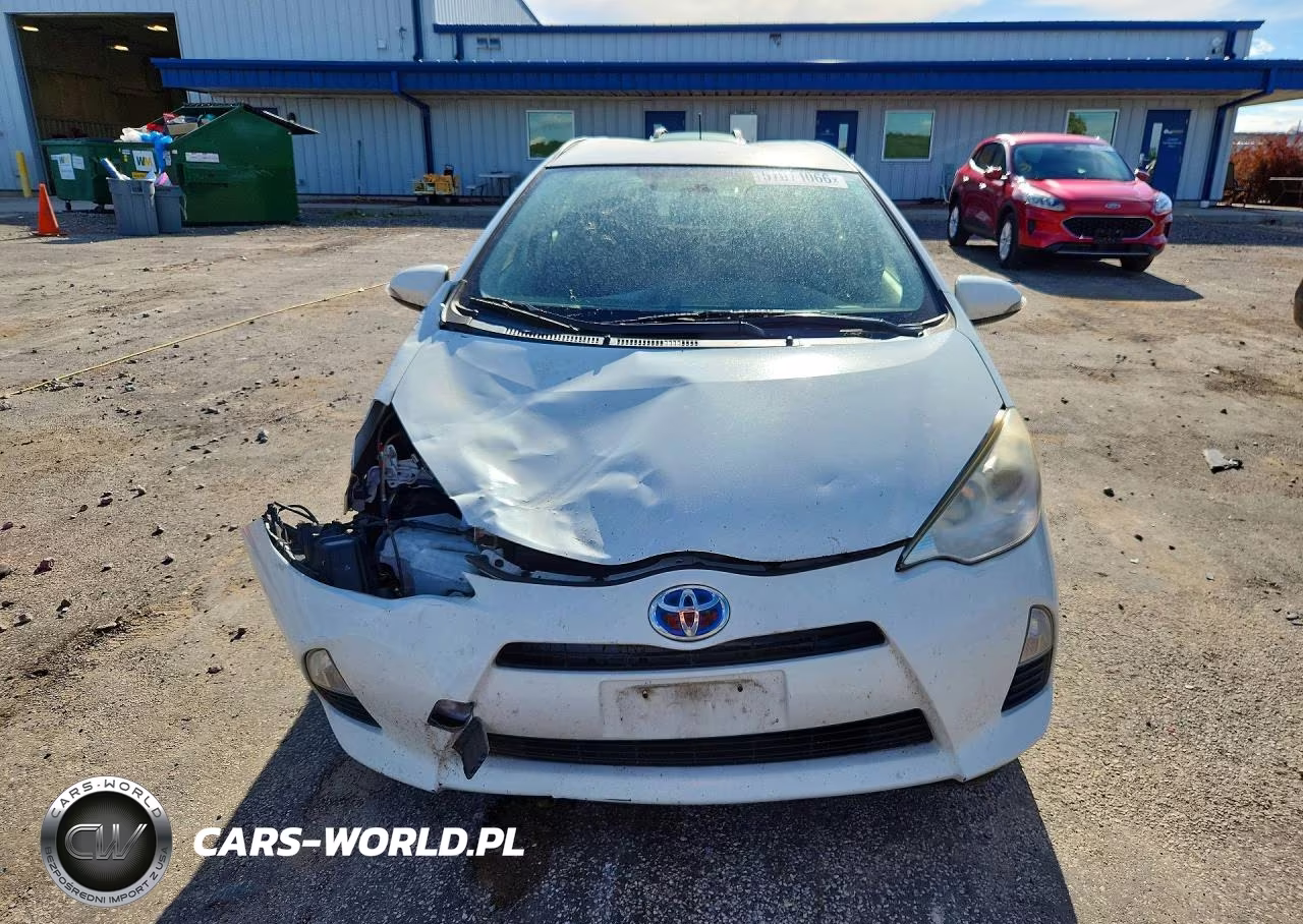 2012 Toyota Prius C Two VIN:JTDKDTB37C1509409 - 5