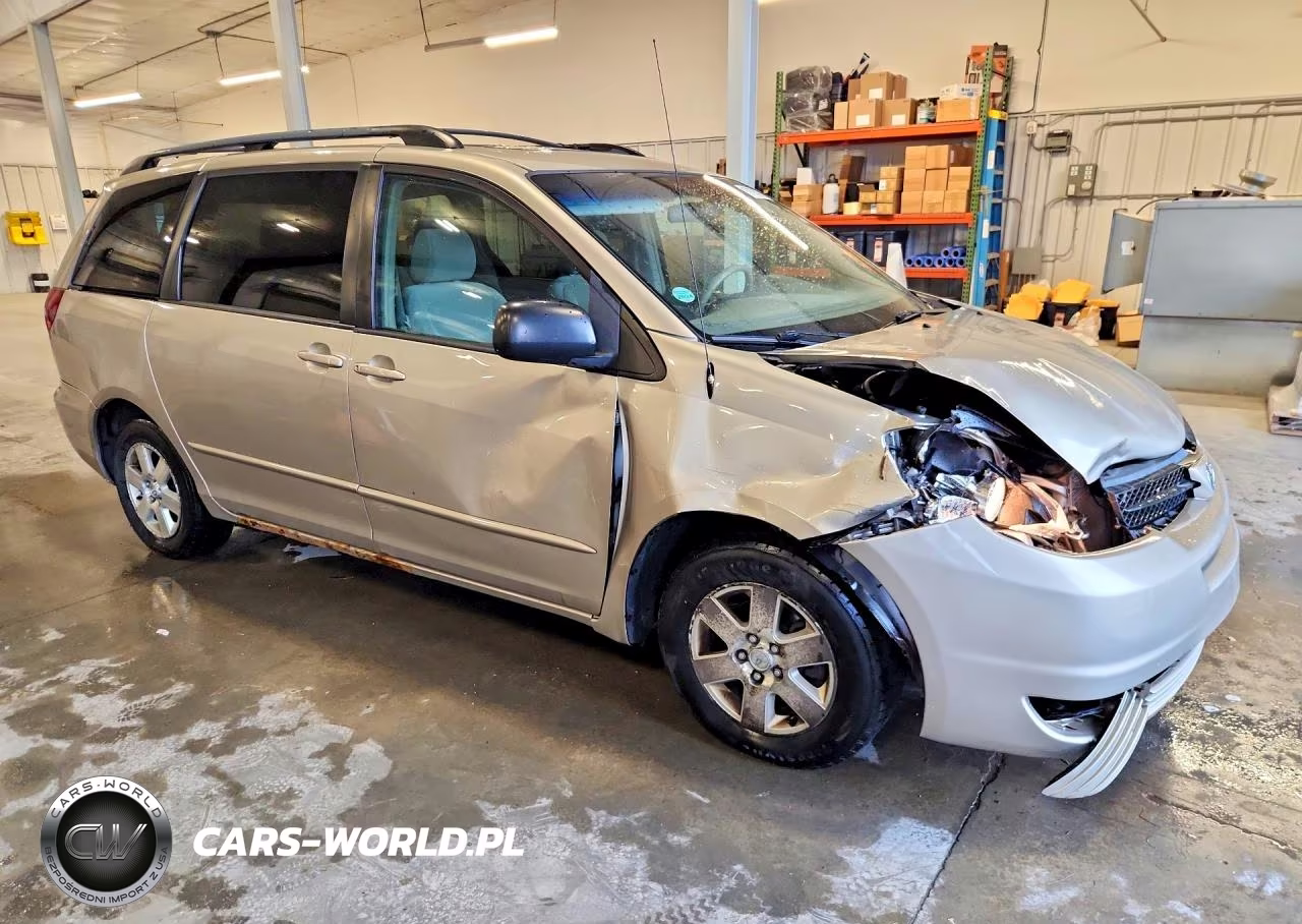 2005 Toyota Sienna Le 7 Passenger VIN:5TDZA23C45S320674 - 4