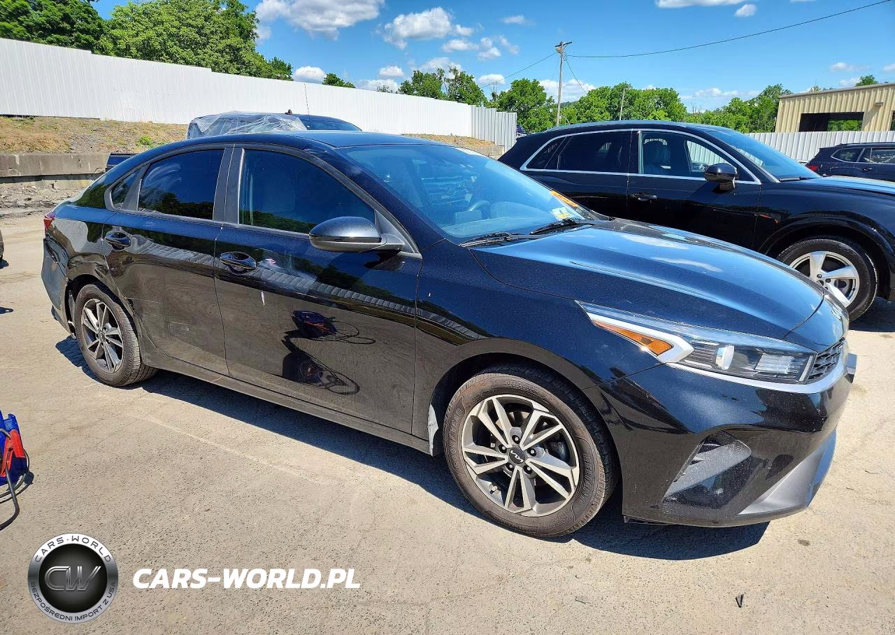 2022 Kia Forte Lxs VIN:3KPF24AD3NE465593 - 4