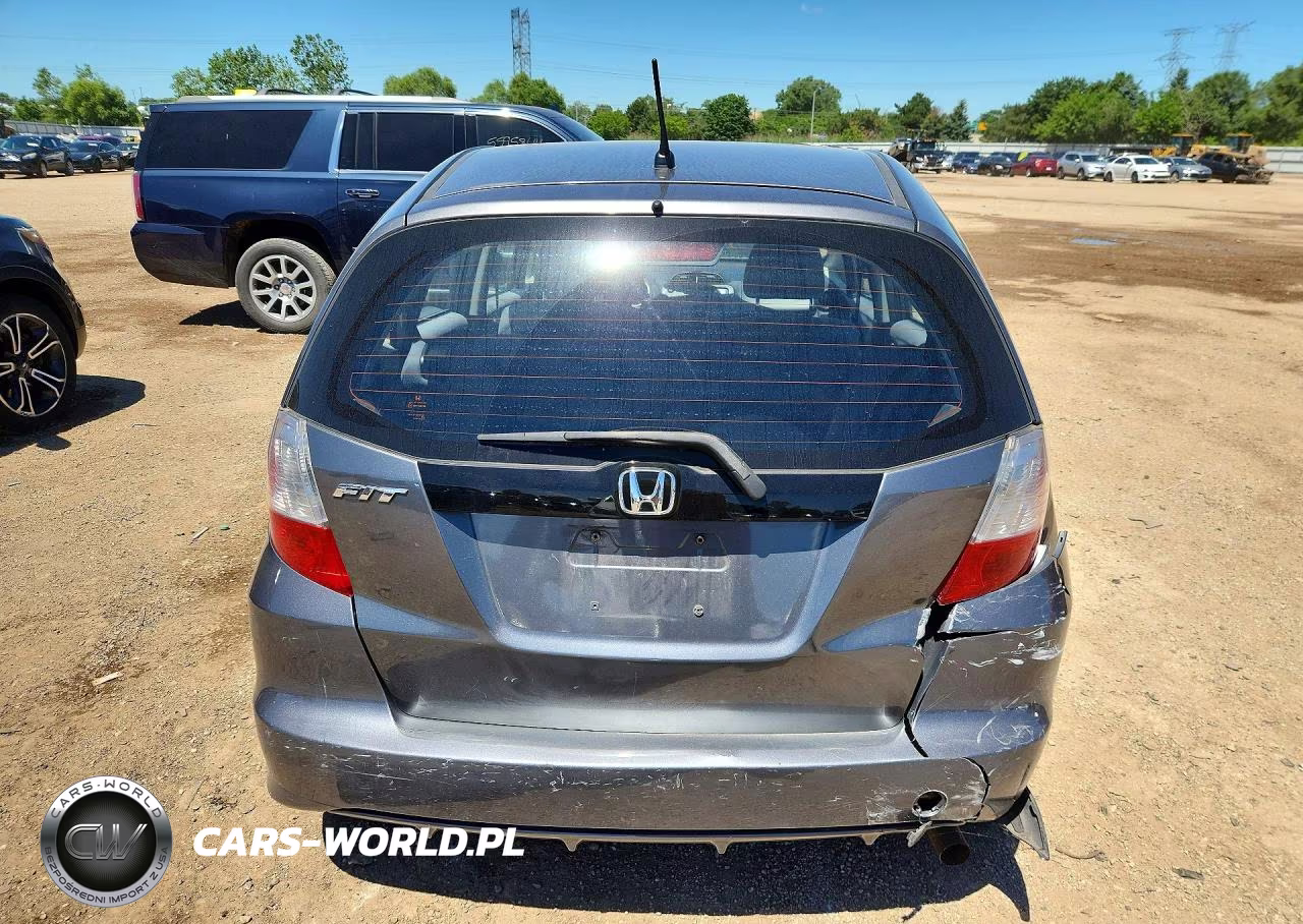 2013 Honda Fit VIN:JHMGE8H3XDC025777 - 6