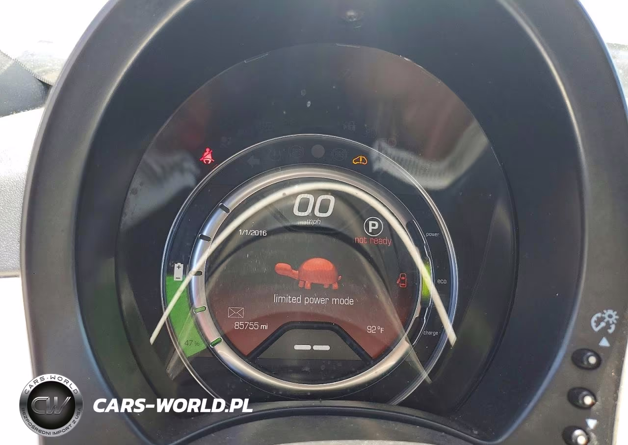 2017 Fiat 500 Electric VIN:3C3CFFGE5HT699340 - 9