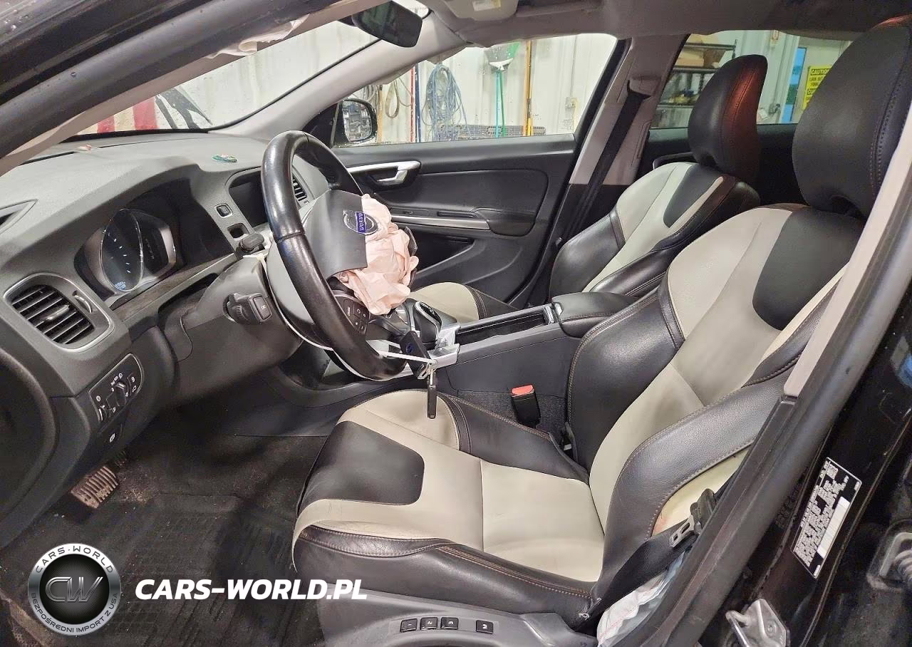 2017 Volvo V60 Cross Country Premier VIN:YV440MWK8H1035695 - 7