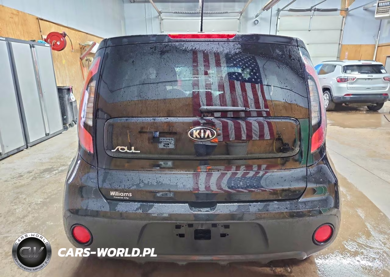 2017 Kia Soul Base VIN:KNDJN2A23H7445742 - 6