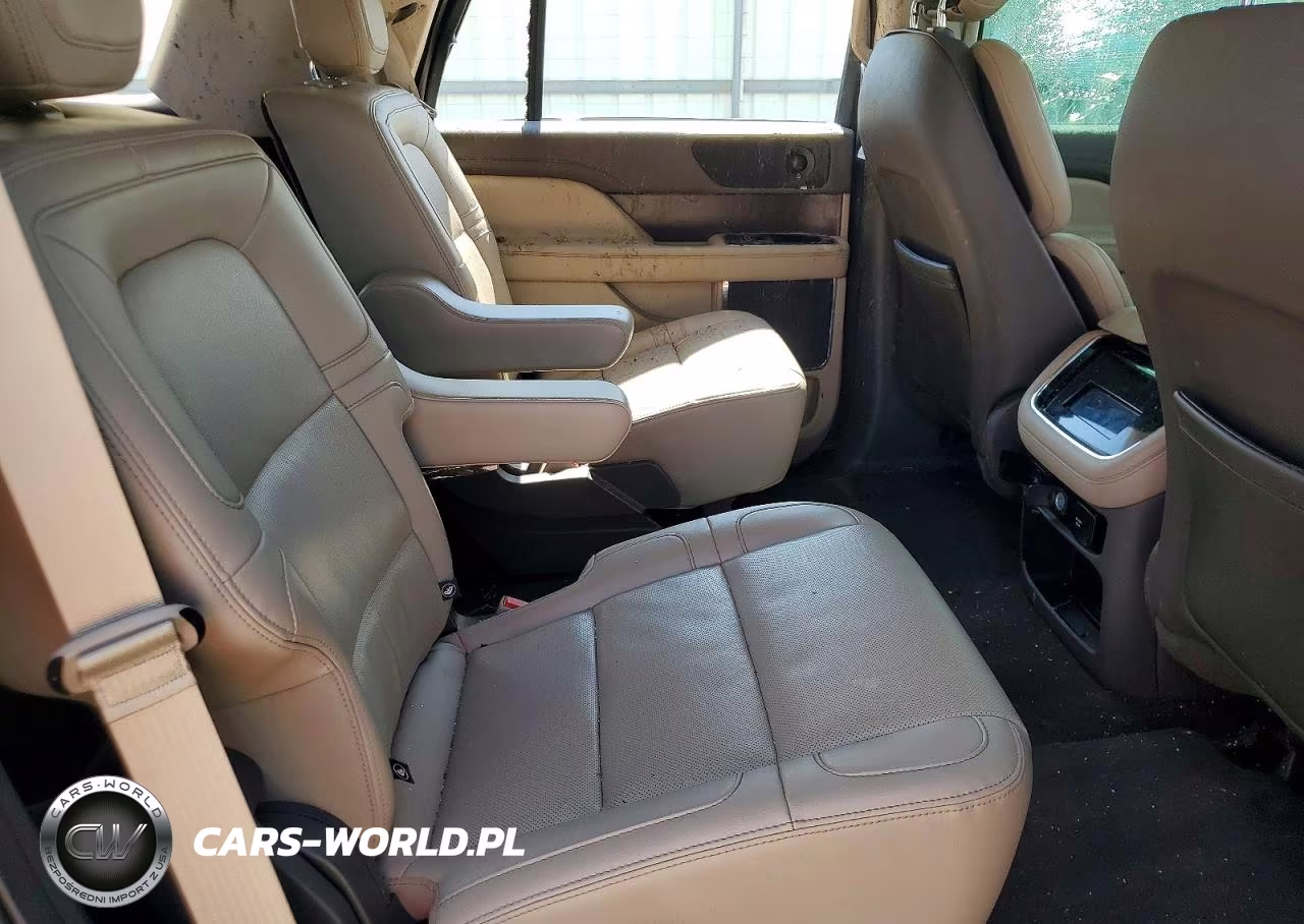2024 Lincoln Navigator VIN:5LMJJ2NG7REL15941 - 10