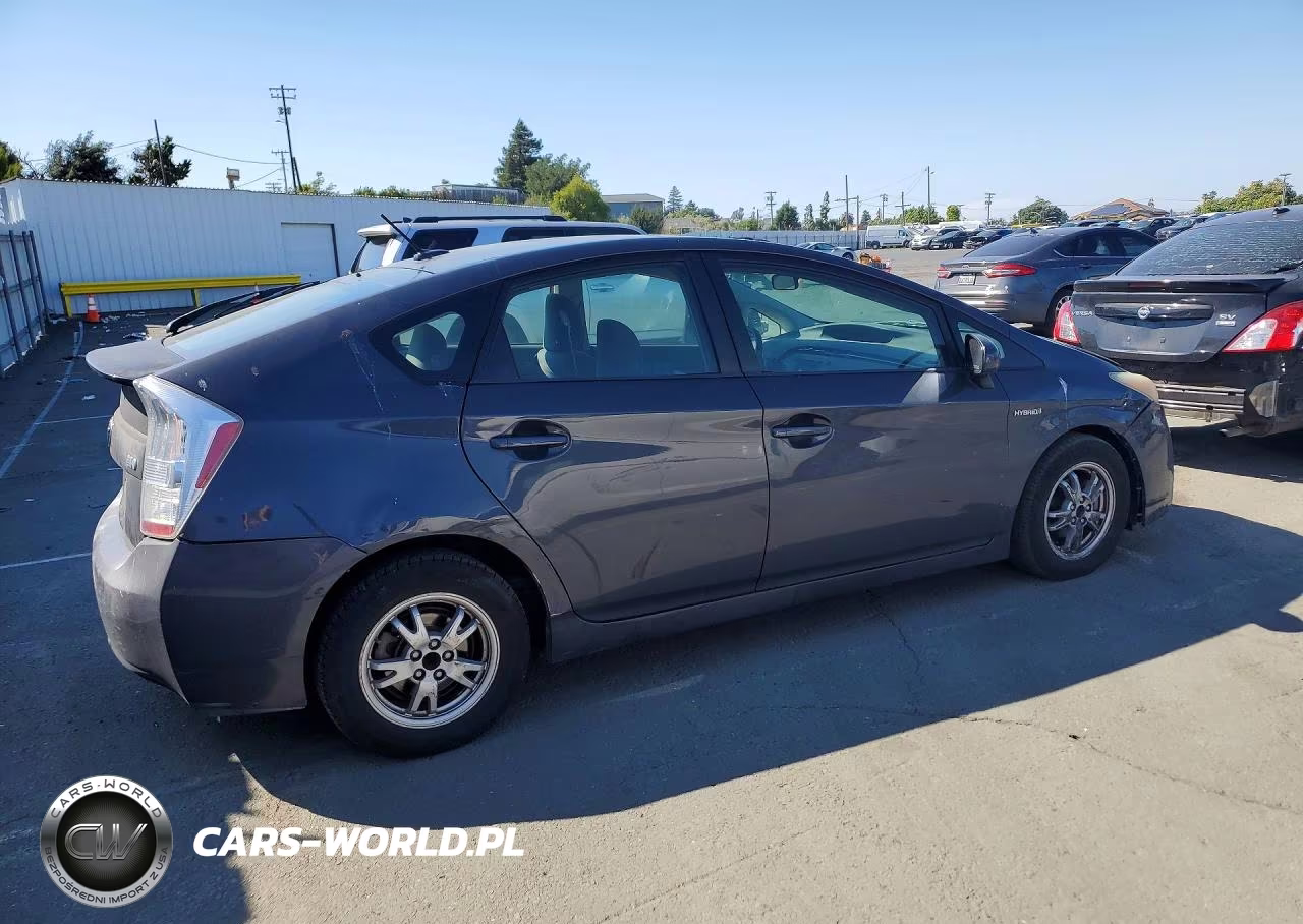 2010 Toyota Prius Iii VIN:JTDKN3DU2A1000747 - 3