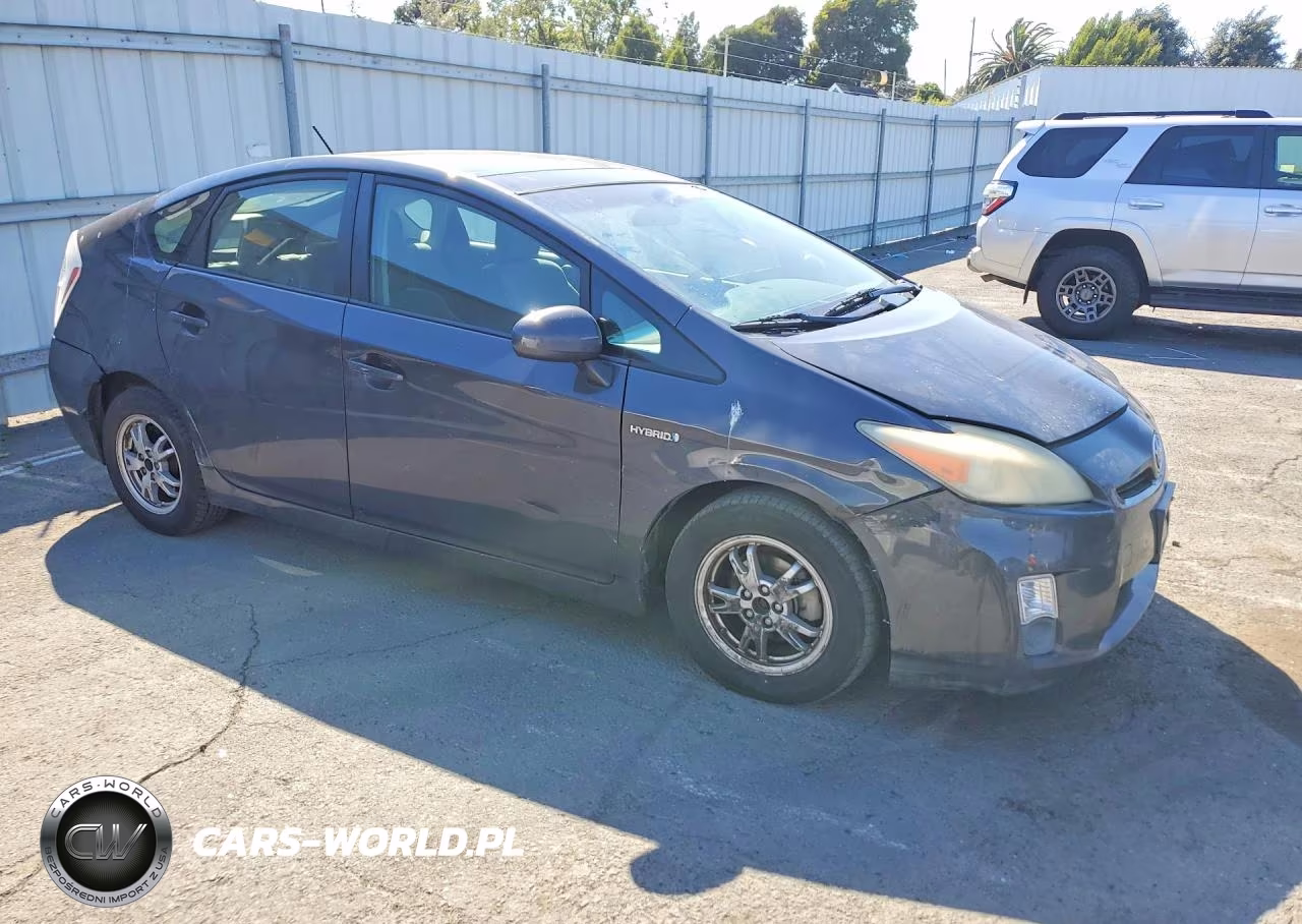 2010 Toyota Prius Iii VIN:JTDKN3DU2A1000747 - 4