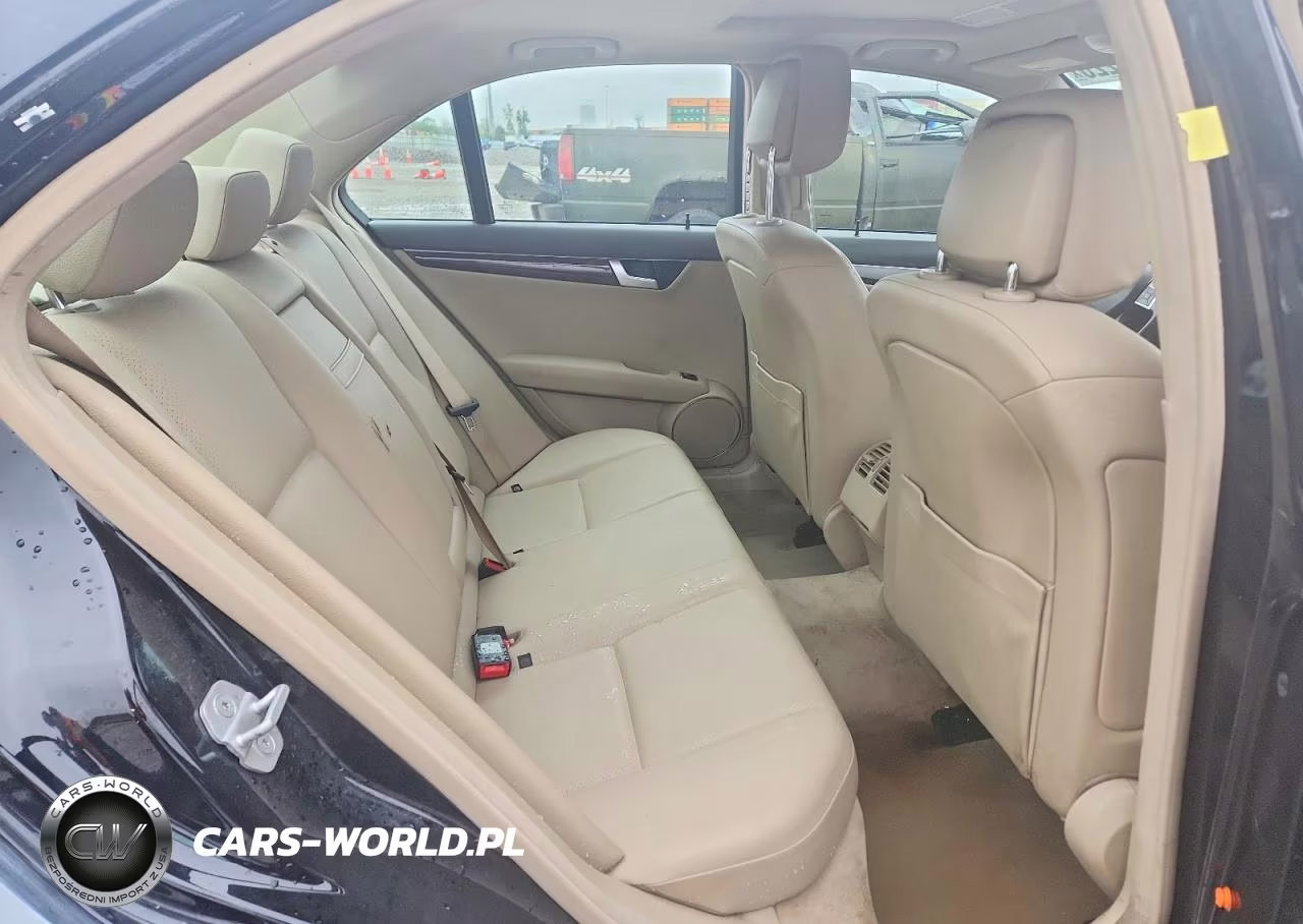 2012 Mercedes-Benz C VIN:WDDGF8BB4CR229927 - 10