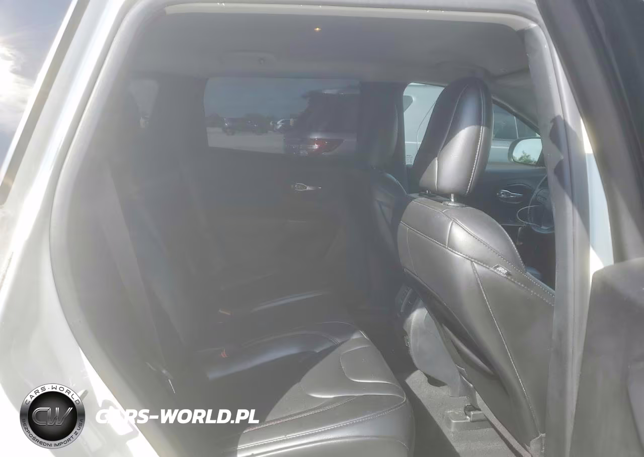 2019 Jeep Cherokee Trailhawk VIN:1C4PJMBX1KD343084 - 11
