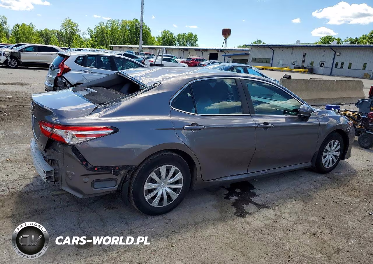 2019 Toyota Camry L VIN:4T1B11HK1KU759748 - 3