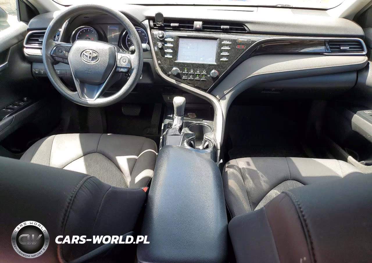 2019 Toyota Camry L VIN:4T1B11HK1KU759748 - 8