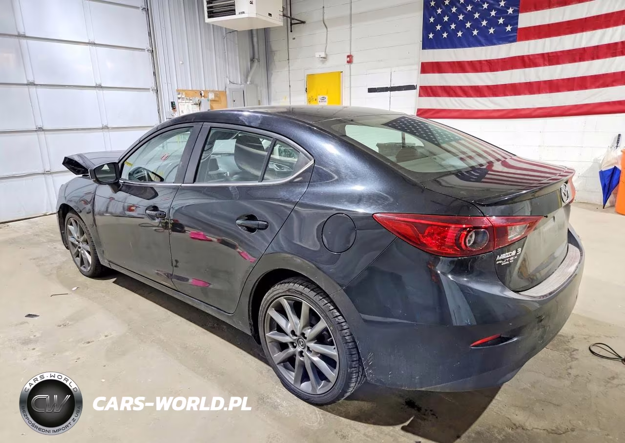 2018 Mazda 3 Touring VIN:3MZBN1V35JM162561 - 2