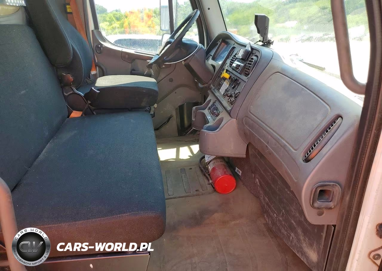 2018 Freightliner Business Class M2 Flatbed Truck VIN:1FVHCYFE9JHJL6873 - 5