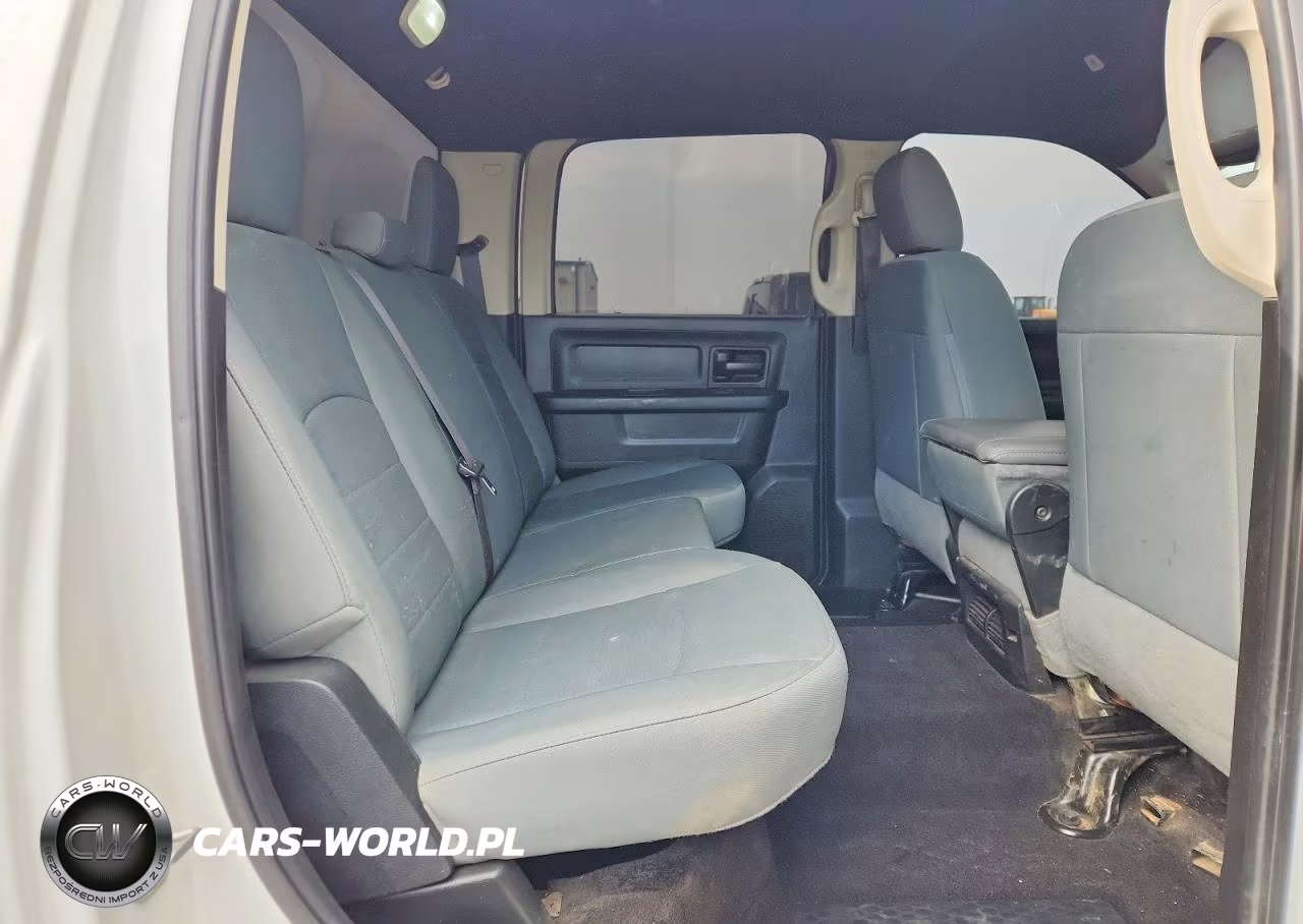 2018 Ram 2500 St VIN:3C6UR5CL6JG153996 - 10