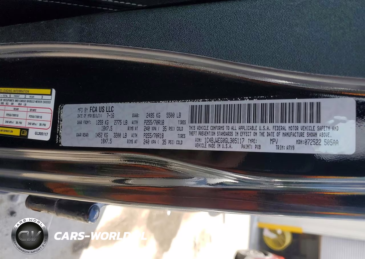 2016 Jeep Wrangler Unlimited Sahara VIN:1C4BJWEG0GL305117 - 14