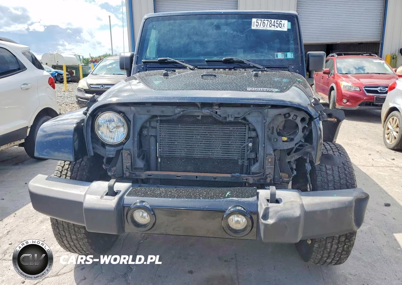 2016 Jeep Wrangler Unlimited Sahara VIN:1C4BJWEG0GL305117 - 5