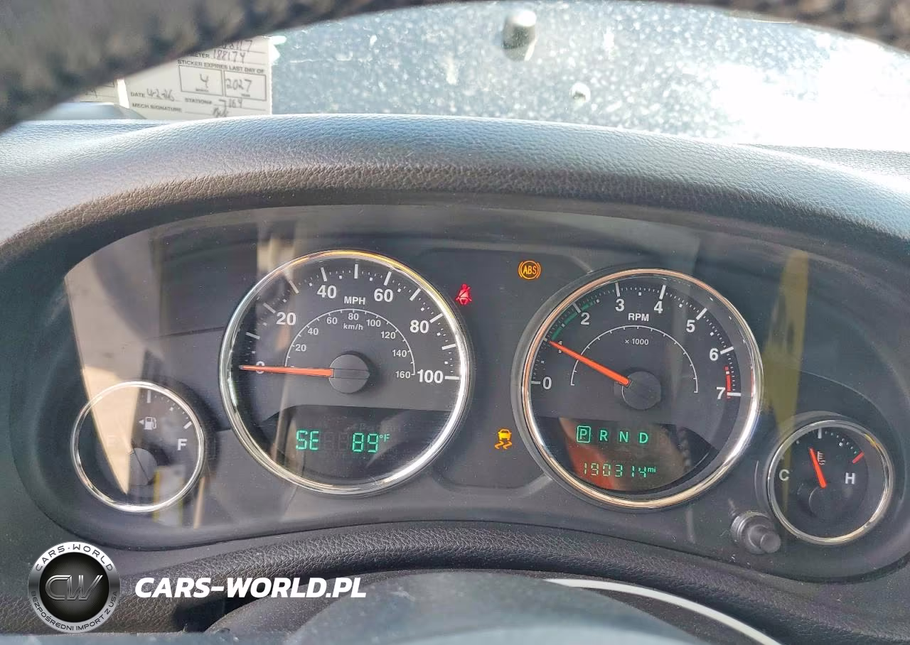 2016 Jeep Wrangler Unlimited Sahara VIN:1C4BJWEG0GL305117 - 9
