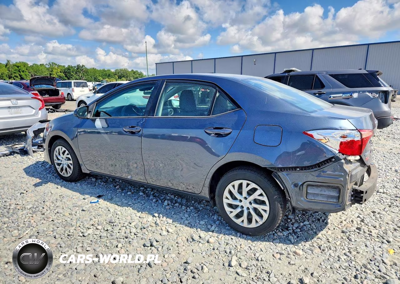 2018 Toyota Corolla Le VIN:2T1BURHEXJC117061 - 2