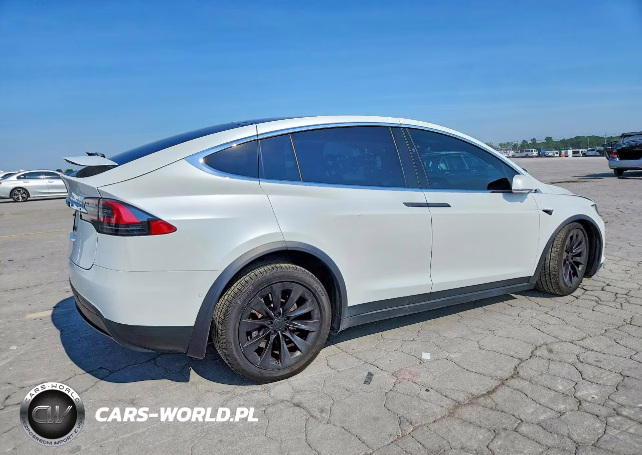 2017 Tesla Model X VIN:5YJXCDE22HF045994 - 3