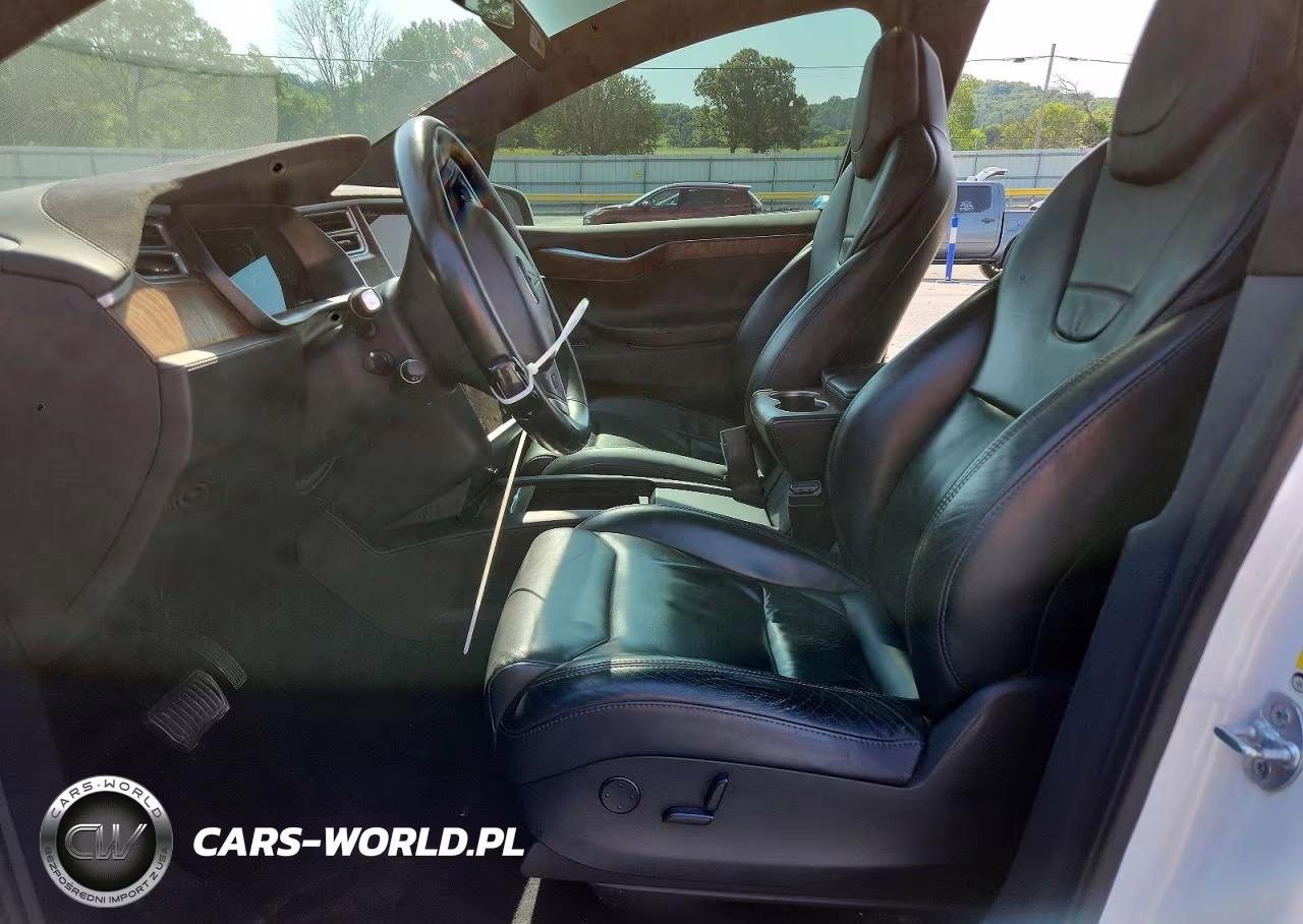 2017 Tesla Model X VIN:5YJXCDE22HF045994 - 7