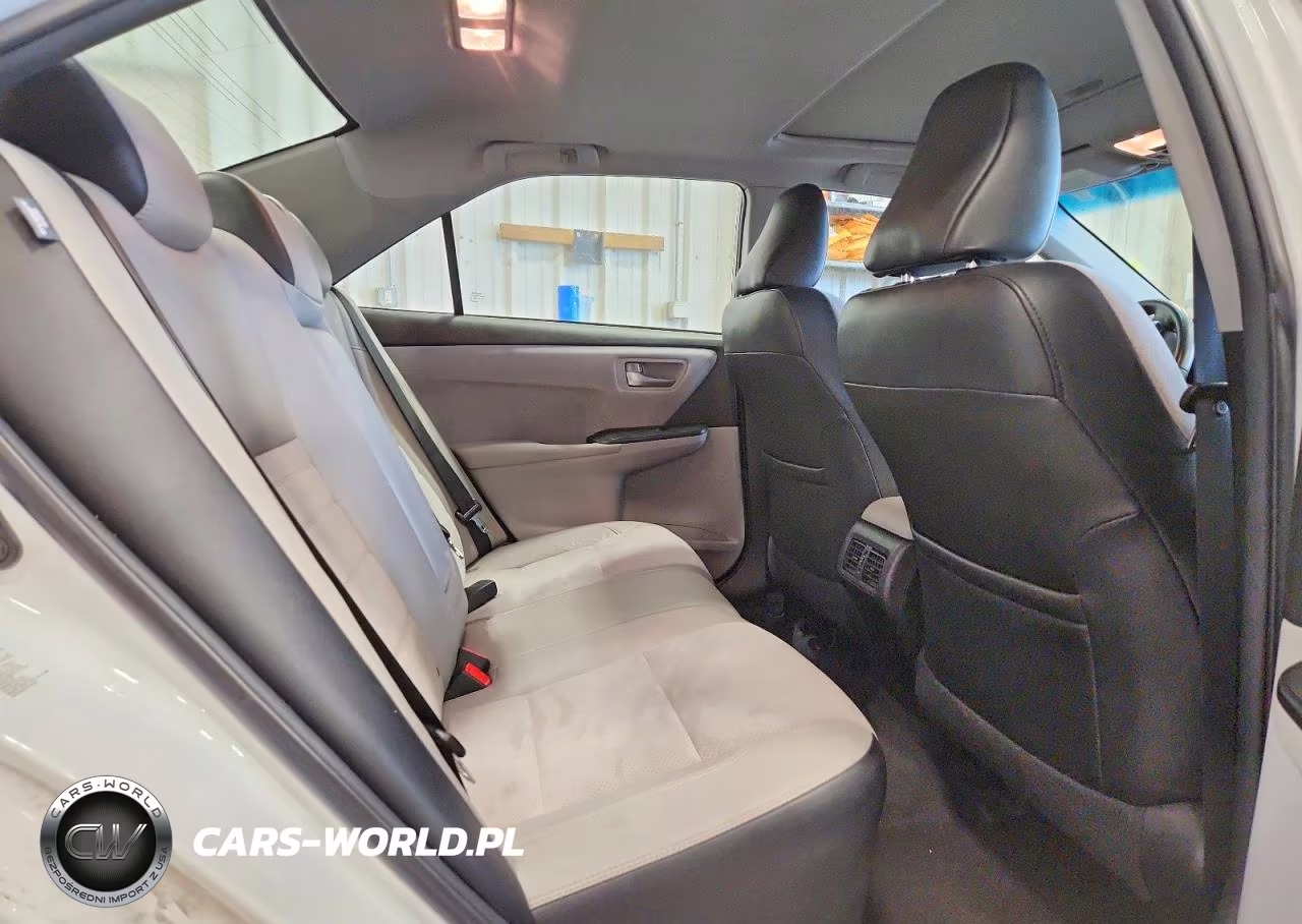 2016 Toyota Camry Xse VIN:4T1BF1FKXGU561911 - 10