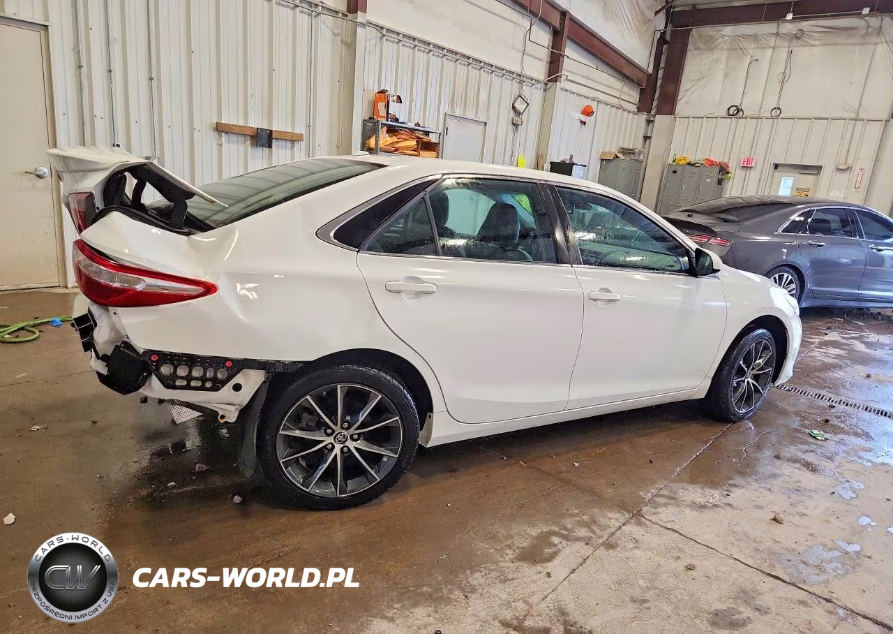 2016 Toyota Camry Xse VIN:4T1BF1FKXGU561911 - 3