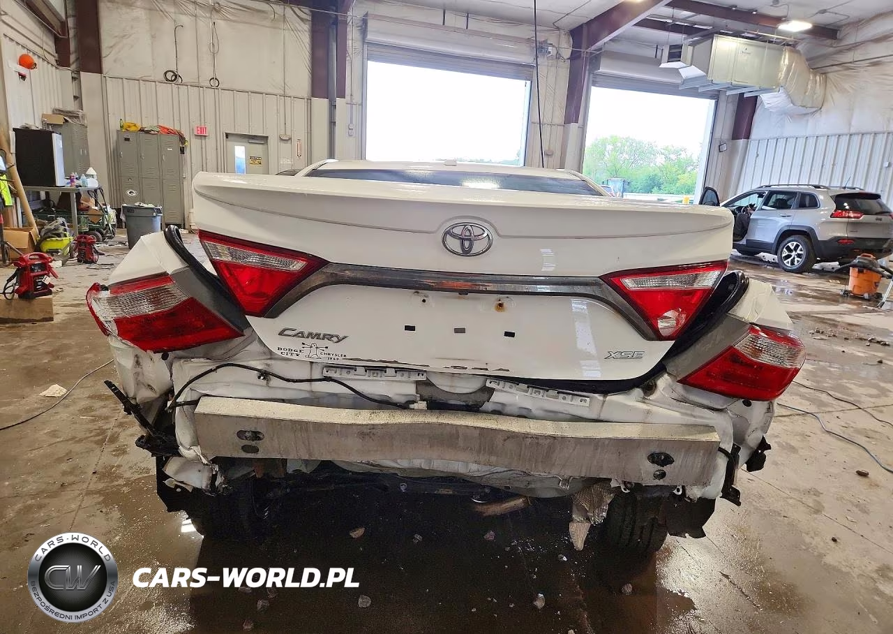 2016 Toyota Camry Xse VIN:4T1BF1FKXGU561911 - 6