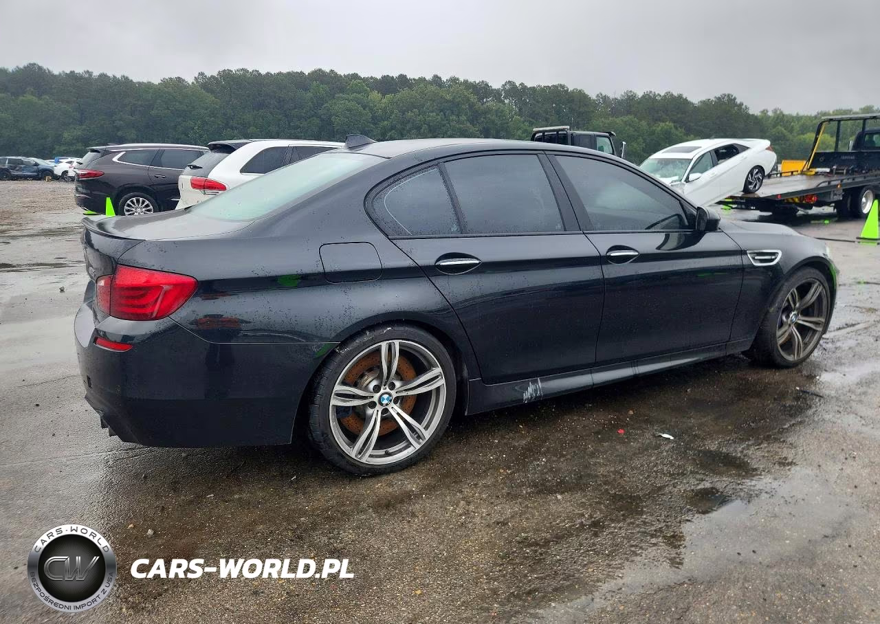2013 BMW M5 VIN:WBSFV9C56DC773074 - 3