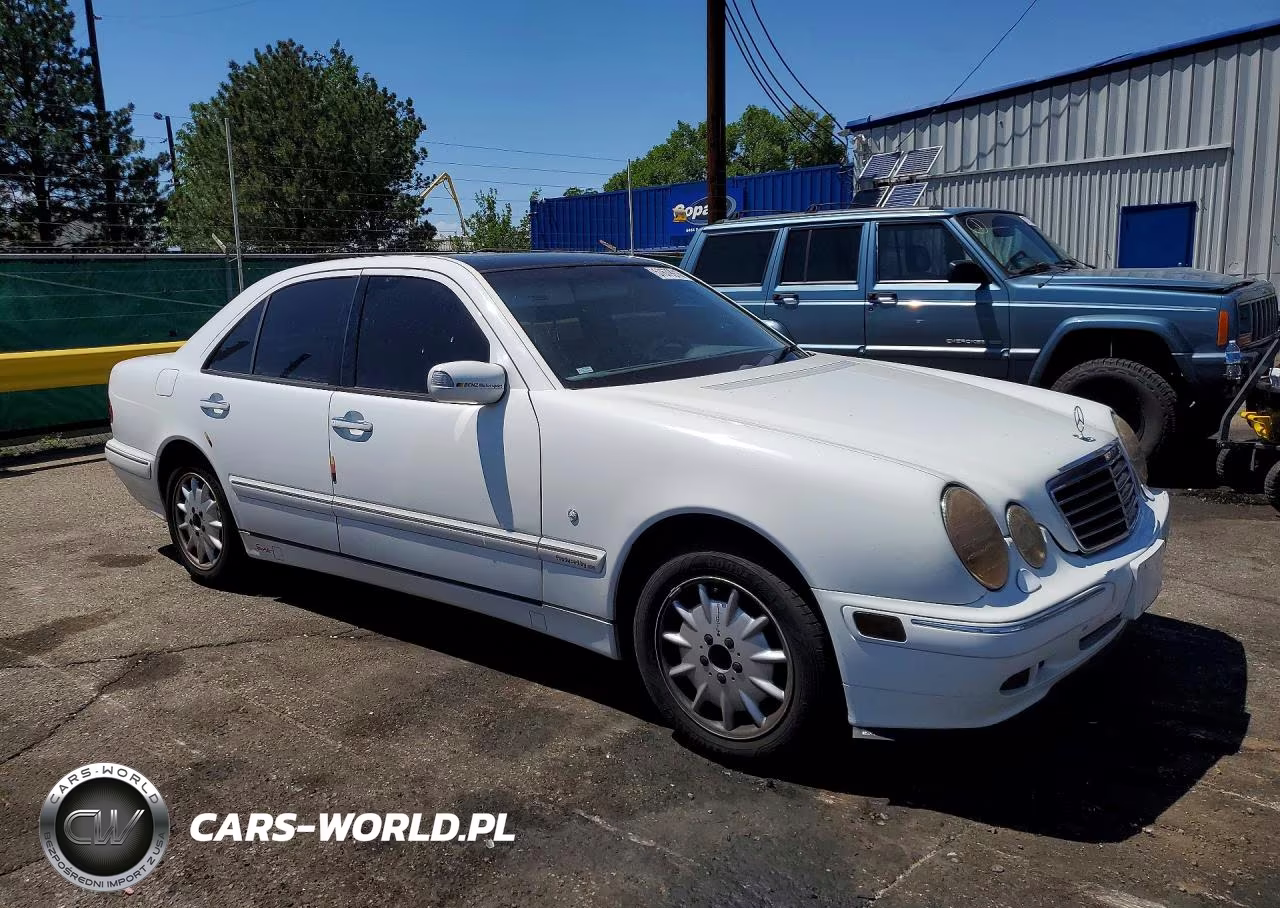 2000 Mercedes-Benz E 320 4Matic VIN:WDBJF82J1YX036370 - 4