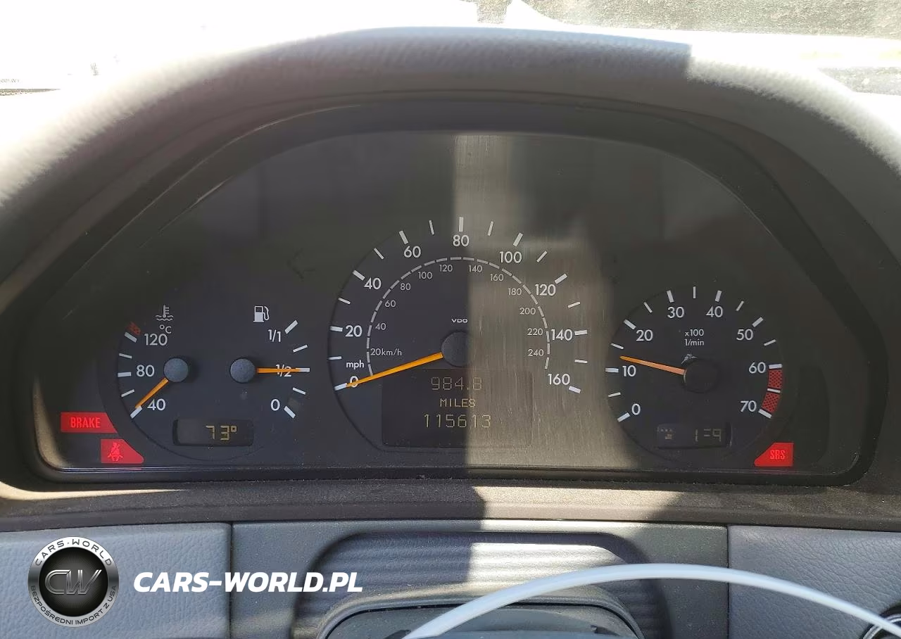 2000 Mercedes-Benz E 320 4Matic VIN:WDBJF82J1YX036370 - 9