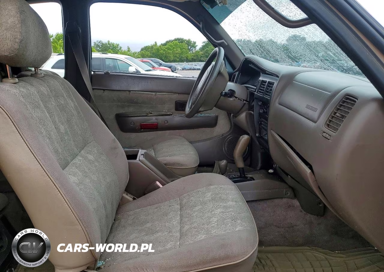 2000 Toyota Tacoma Xtracab VIN:4TAWN72N7YZ665686 - 7