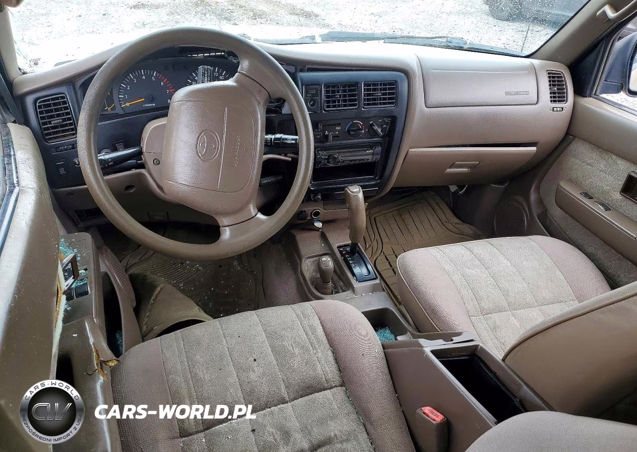 2000 Toyota Tacoma Xtracab VIN:4TAWN72N7YZ665686 - 8