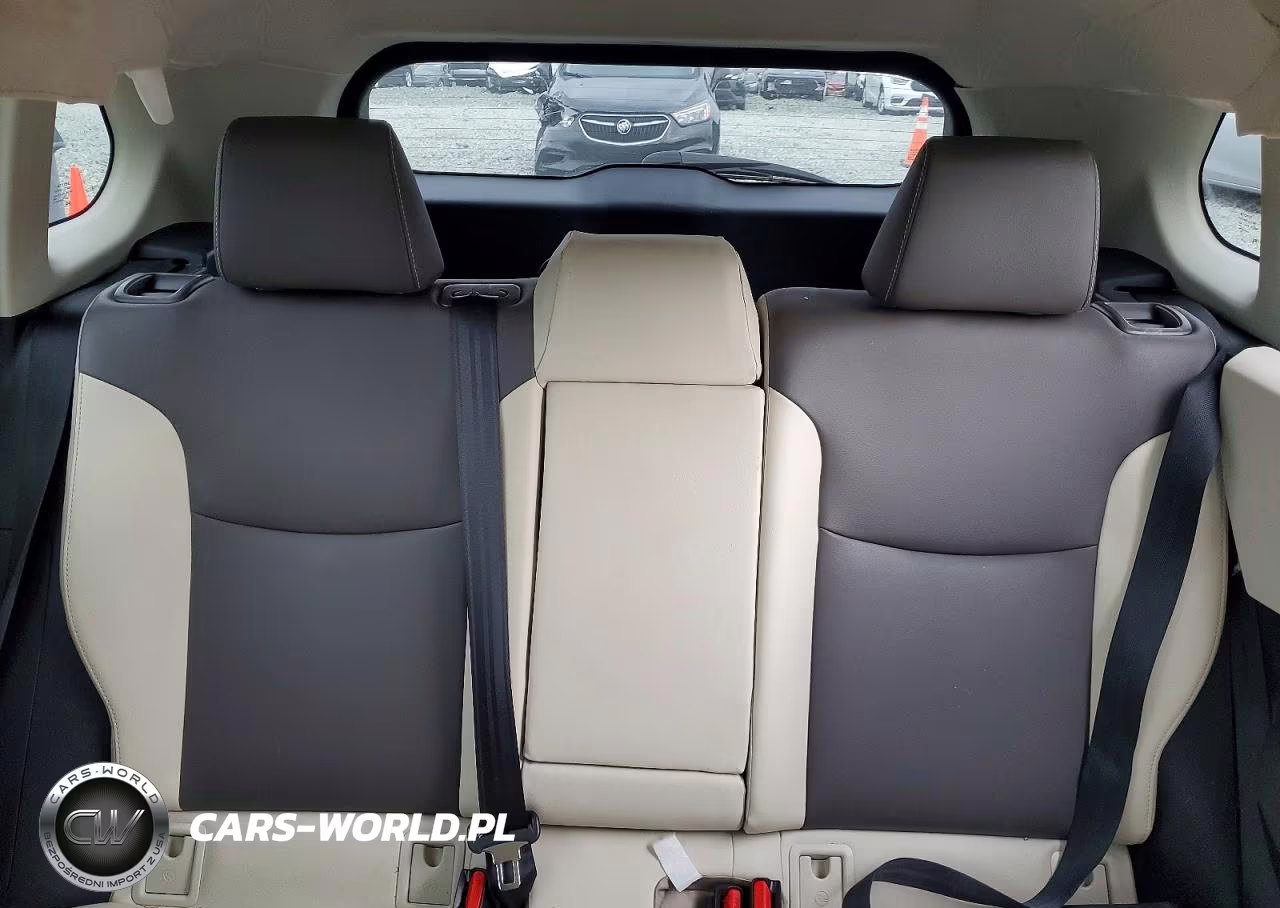 2023 Toyota Corolla Cross Xle VIN:7MUDAABGXPV050660 - 10