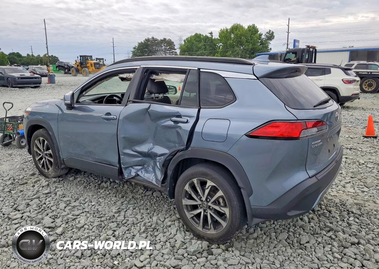 2023 Toyota Corolla Cross Xle VIN:7MUDAABGXPV050660 - 2
