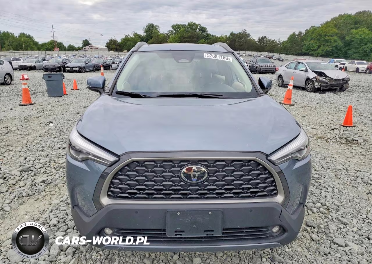 2023 Toyota Corolla Cross Xle VIN:7MUDAABGXPV050660 - 5