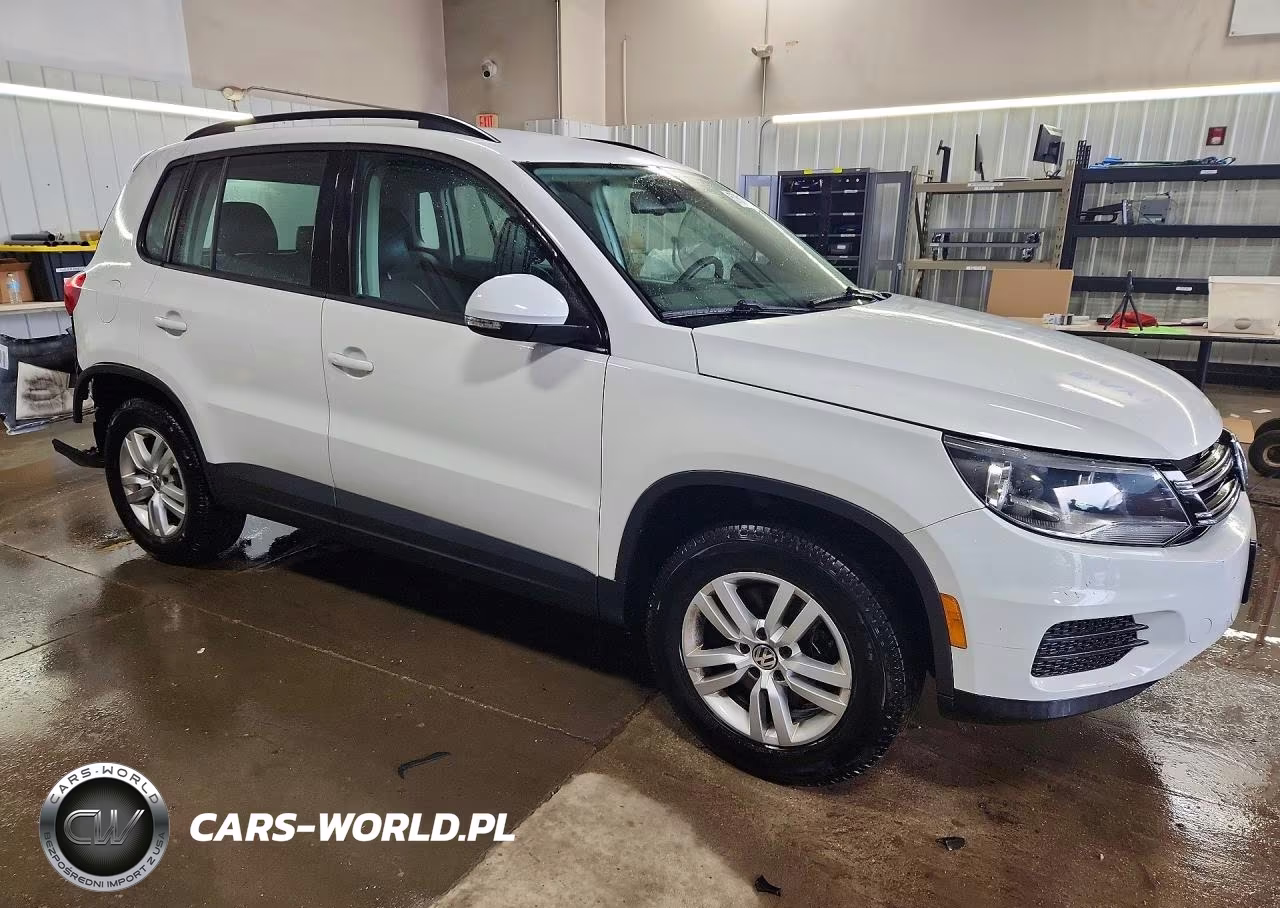2016 Volkswagen Tiguan S VIN:WVGBV7AX6GW533441 - 4