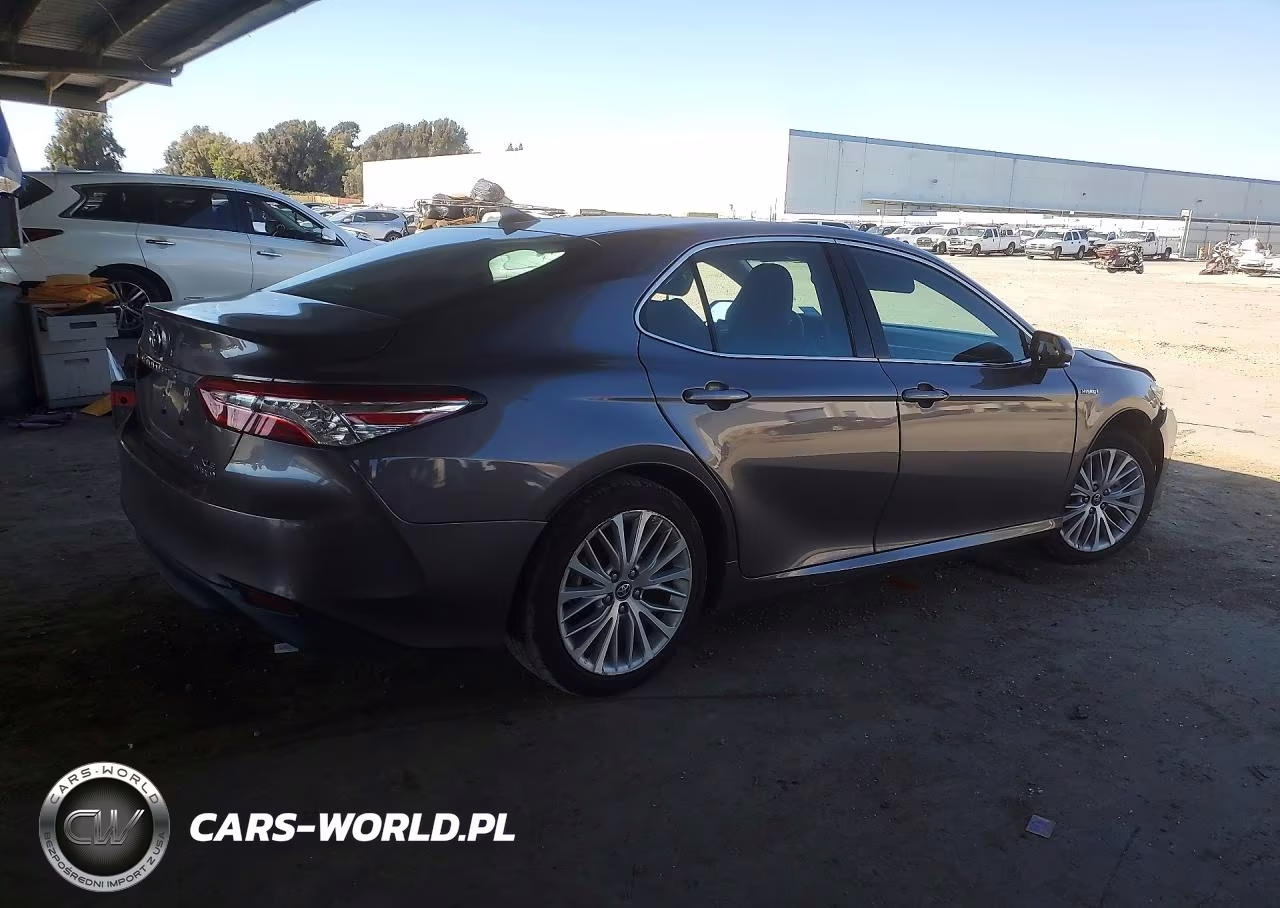 2020 Toyota Camry Xle VIN:4T1F31AK3LU525814 - 3
