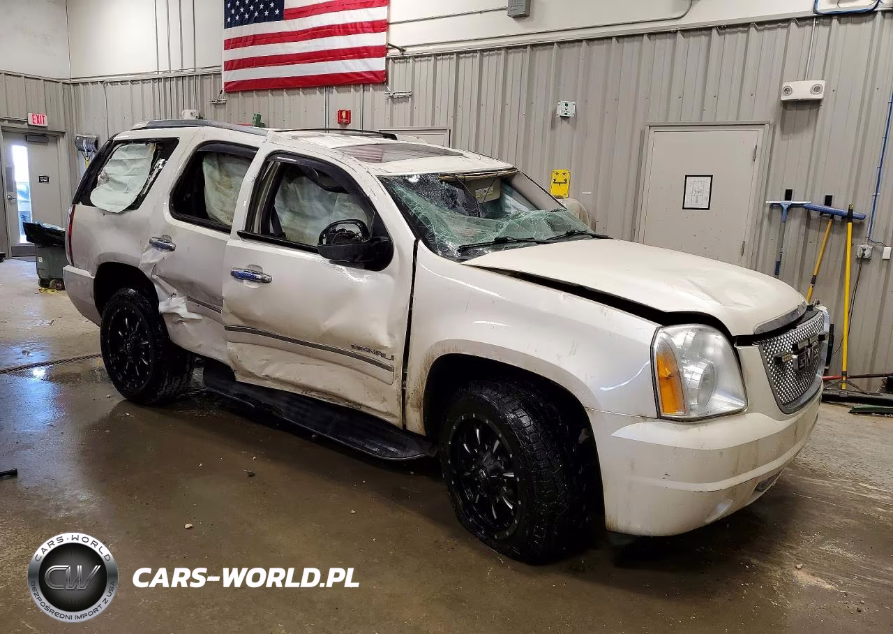 2010 GMC Yukon Denali VIN:1GKUKEEF4AR156582 - 4