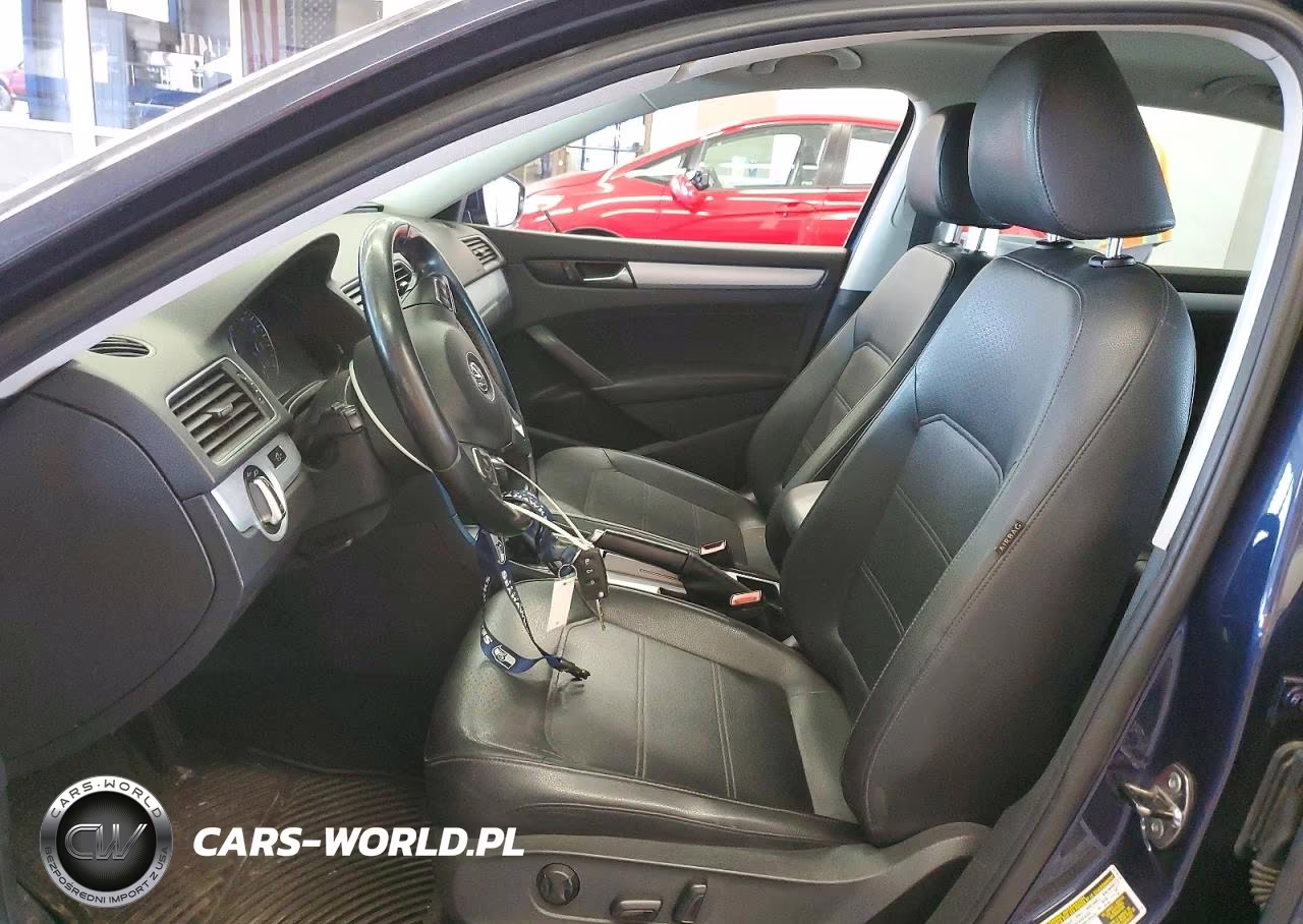 2012 Volkswagen Passat Se VIN:1VWBP7A37CC040372 - 7