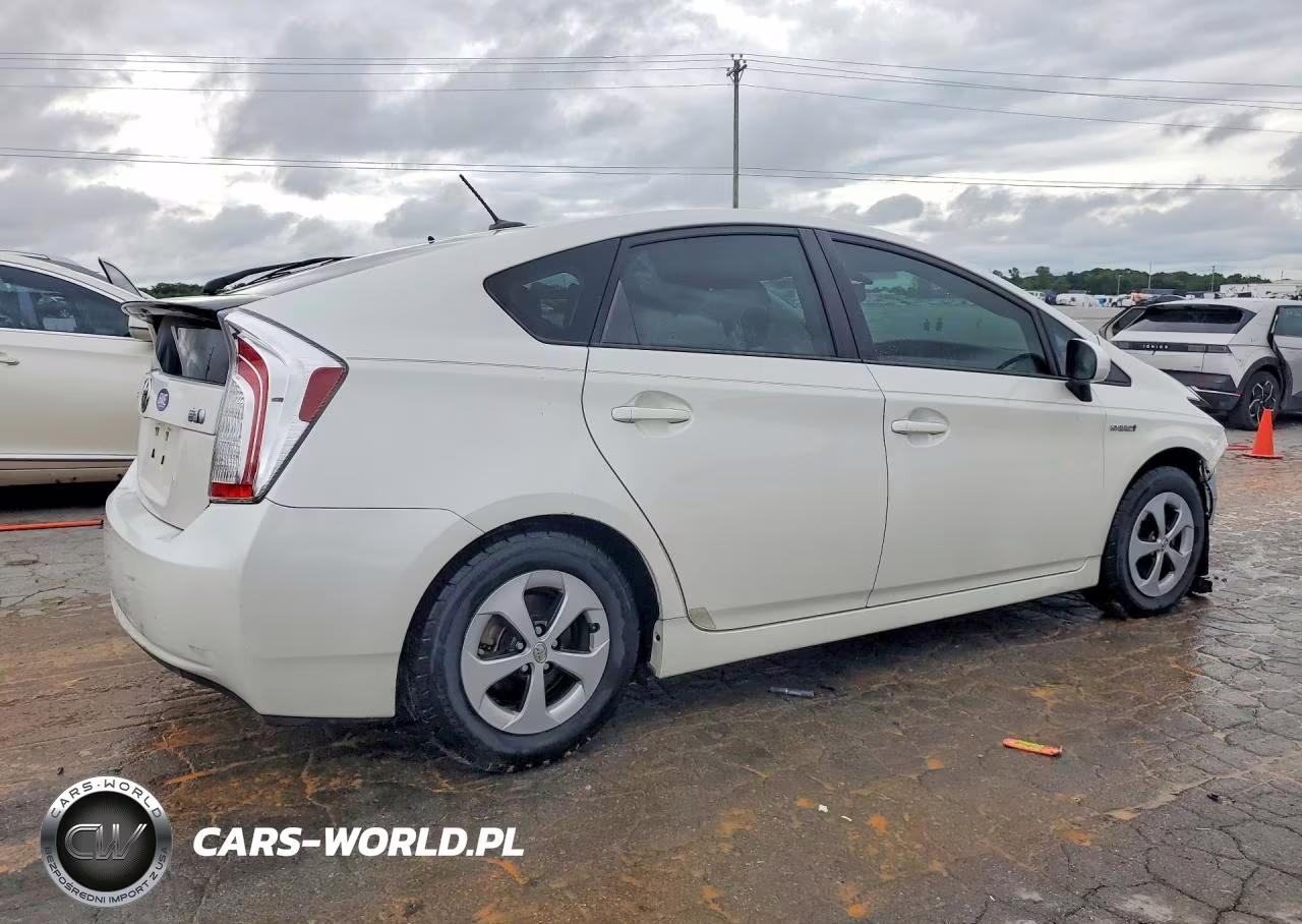 2014 Toyota Prius Four VIN:JTDKN3DU5E1772309 - 3
