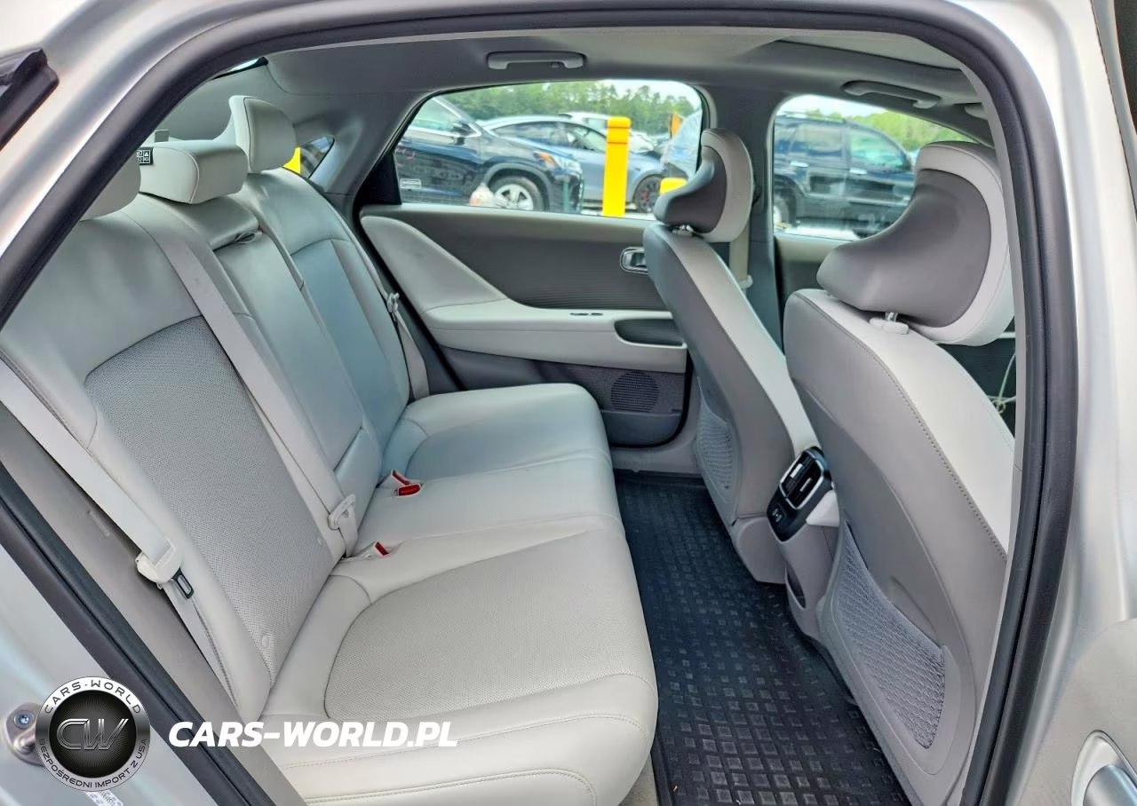 2023 Hyundai Ioniq 6 Limited VIN:KMHM54AAXPA040572 - 10
