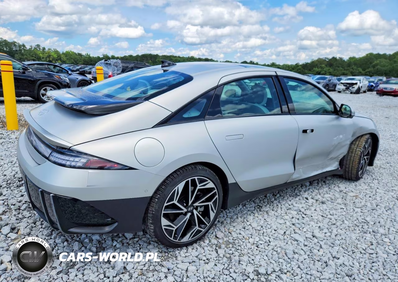 2023 Hyundai Ioniq 6 Limited VIN:KMHM54AAXPA040572 - 3