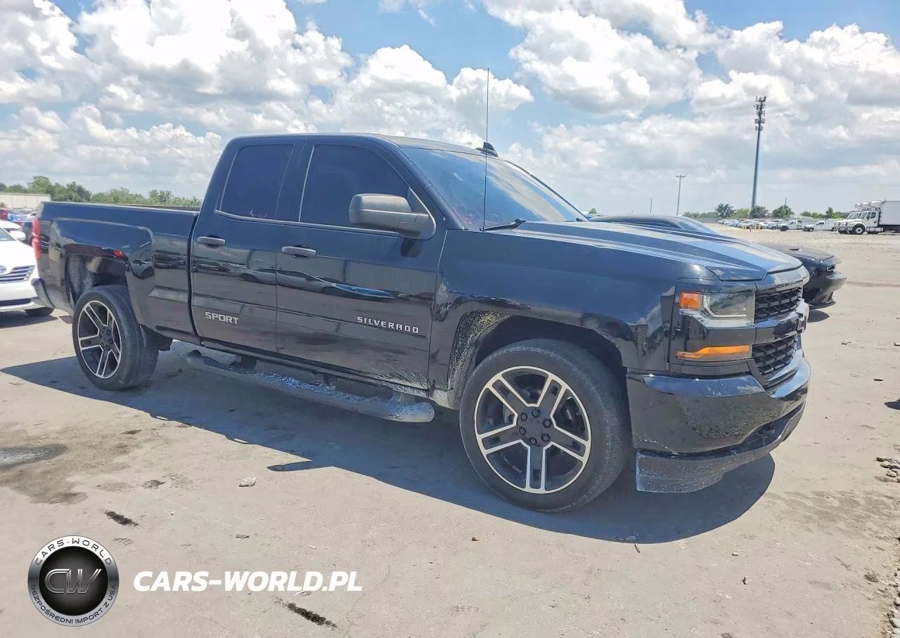 2018 Chevrolet Silverado C1500 Custom VIN:1GCRCPEC7JZ256224 - 4