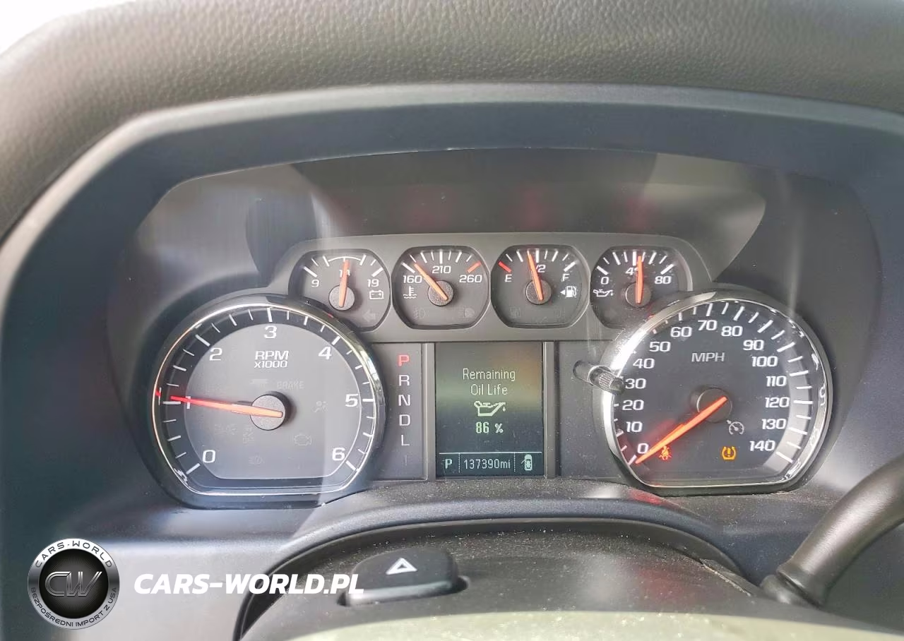 2018 Chevrolet Silverado C1500 Custom VIN:1GCRCPEC7JZ256224 - 9