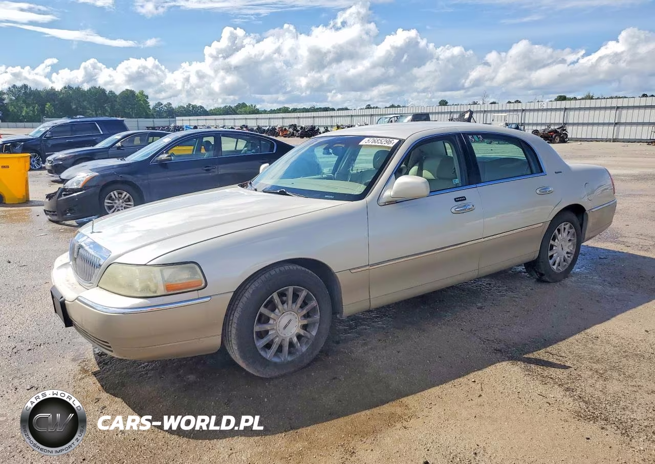 2006 Lincoln Town Car Signature
