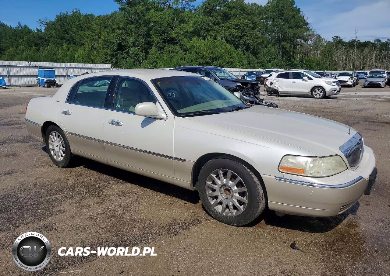 2006 Lincoln Town Car Signature VIN:1LNHM81V76Y626893 - 4