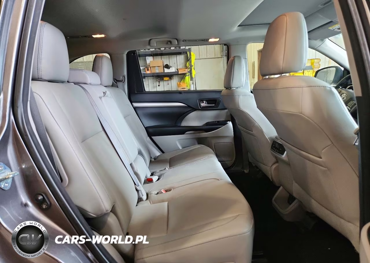 2018 Toyota Highlander Xle VIN:5TDJZRFHXJS858148 - 10